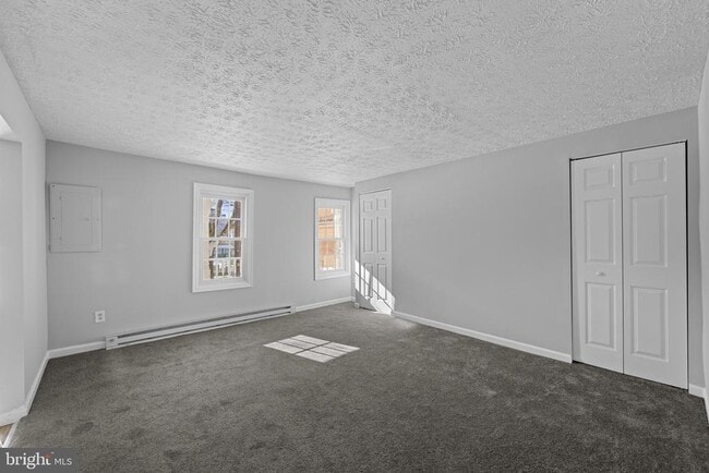 Building Photo - 42 N Main St