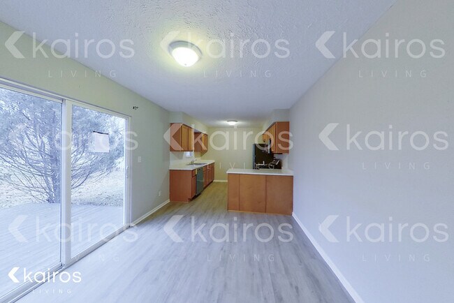 Foto del edificio - 1217 Everett Avenue
