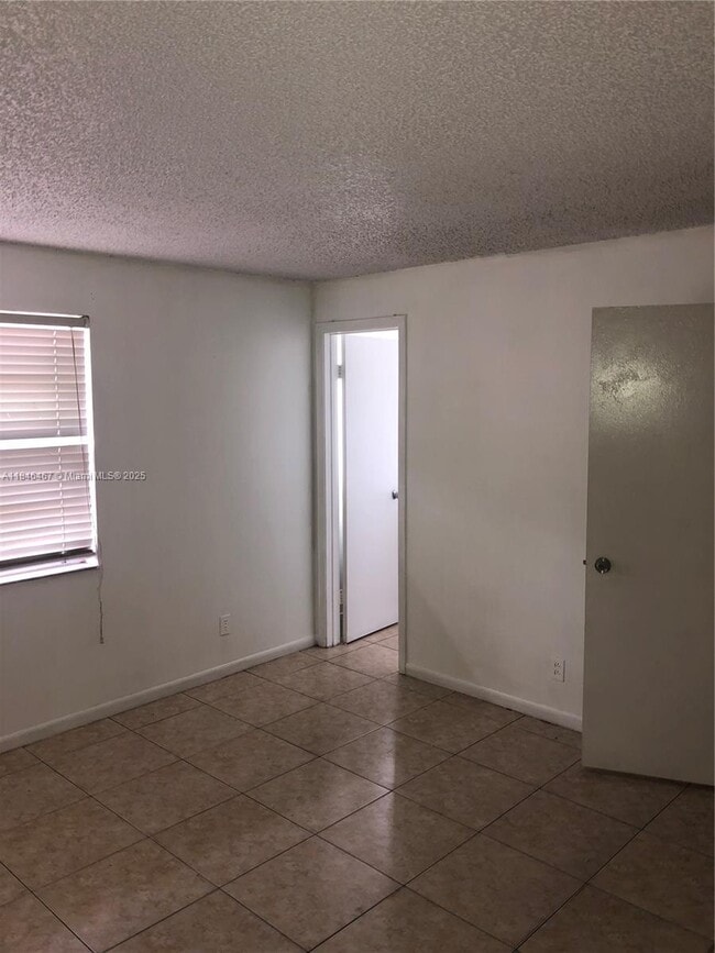 Building Photo - 95 NE 41st St