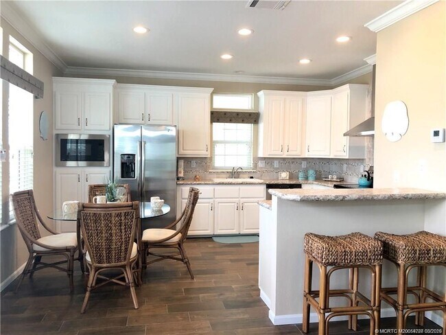 Foto del edificio - 163 NE Buoy Dr