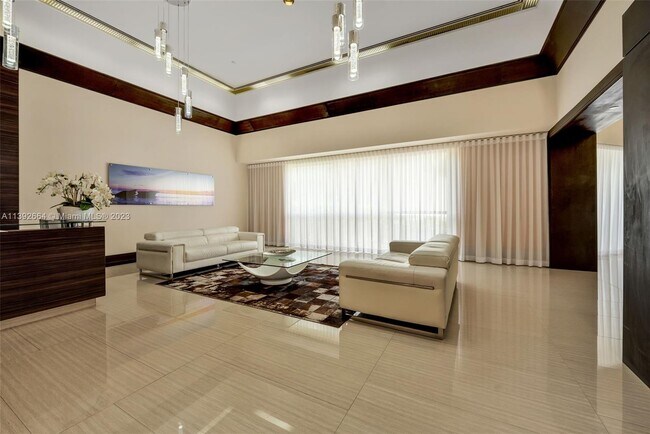 Building Photo - 16485 Collins Ave