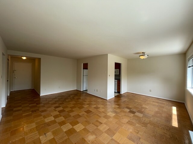 Building Photo - 4020 Washington Blvd