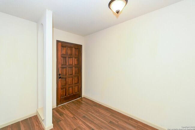 Foto del edificio - SPACIOUS 4-BEDROOM IN VALLEY FORGE
