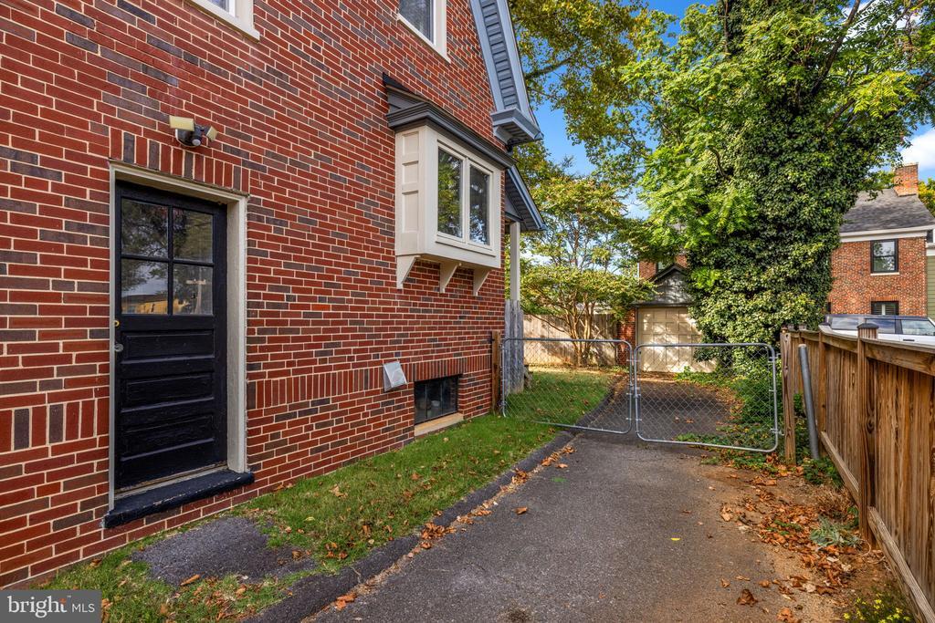 Foto principal - 420 W Cork St