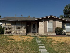Building Photo - 3467 Goldendale Dr
