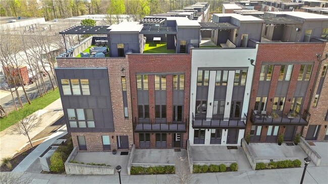 Building Photo - 1207 Chelsea Cir NW