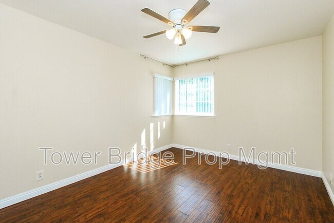 Foto del edificio - 6606 Raywood Ct