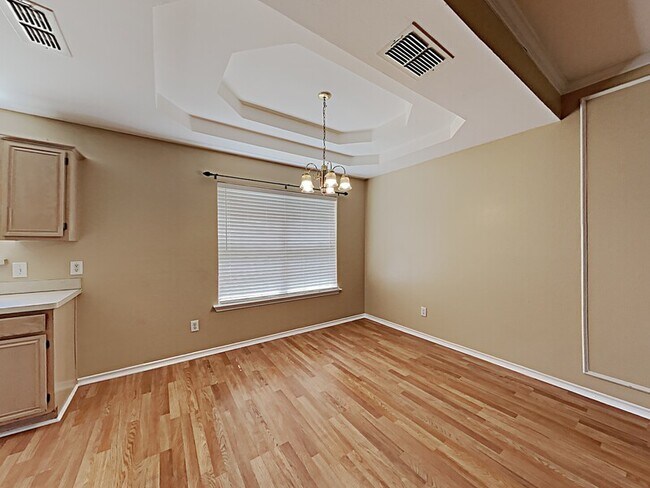 Building Photo - 1017 Woodall Dr