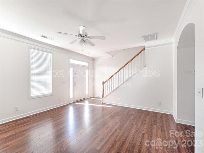 Building Photo - 242 Welton Way