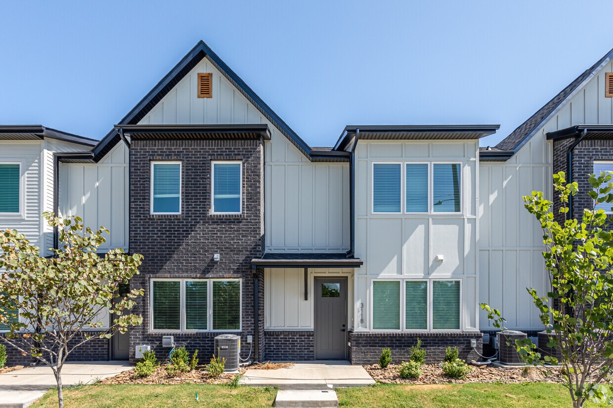 Primary Photo - Elm Tree Townhomes