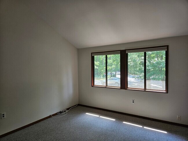 Foto del edificio - 604 Old Stone Brook