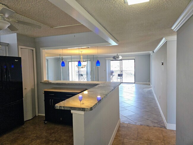 Foto del edificio - 7600 Sun Island Dr S