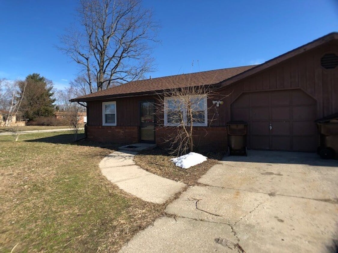 Foto principal - 9757-9763 Toth St. Bridgman