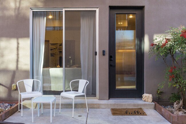 Foto del edificio - 877 Silver Ave SW