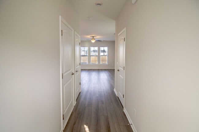 Building Photo - Bradley Pointe