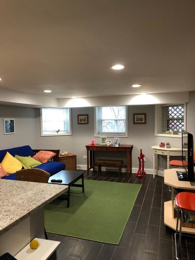 Living Room - 4327 N Avers Ave