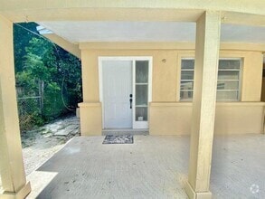 Building Photo - 660 NE 34th Ct