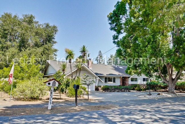 Building Photo - 381 Hawthorne Ave
