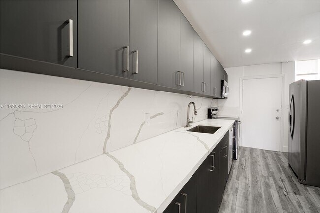 Foto del edificio - 3660 NE 166th St