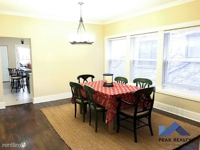 Foto del edificio - 2925 N Pine Grove Ave