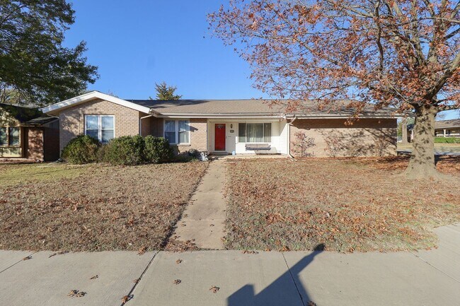 Building Photo - 3 Bed | 2 Bath | Tulsa