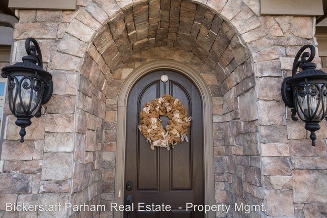 Foto del edificio - 2708 Sawgrass Ln