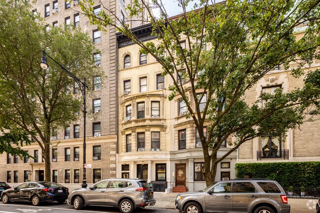Building Photo - 318 W 106th St