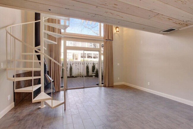 Foto del edificio - 150 Maribeau Square NW