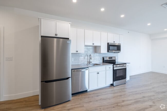 2BR, 2BA - 1,161SF - Kitchen - Kings Landing