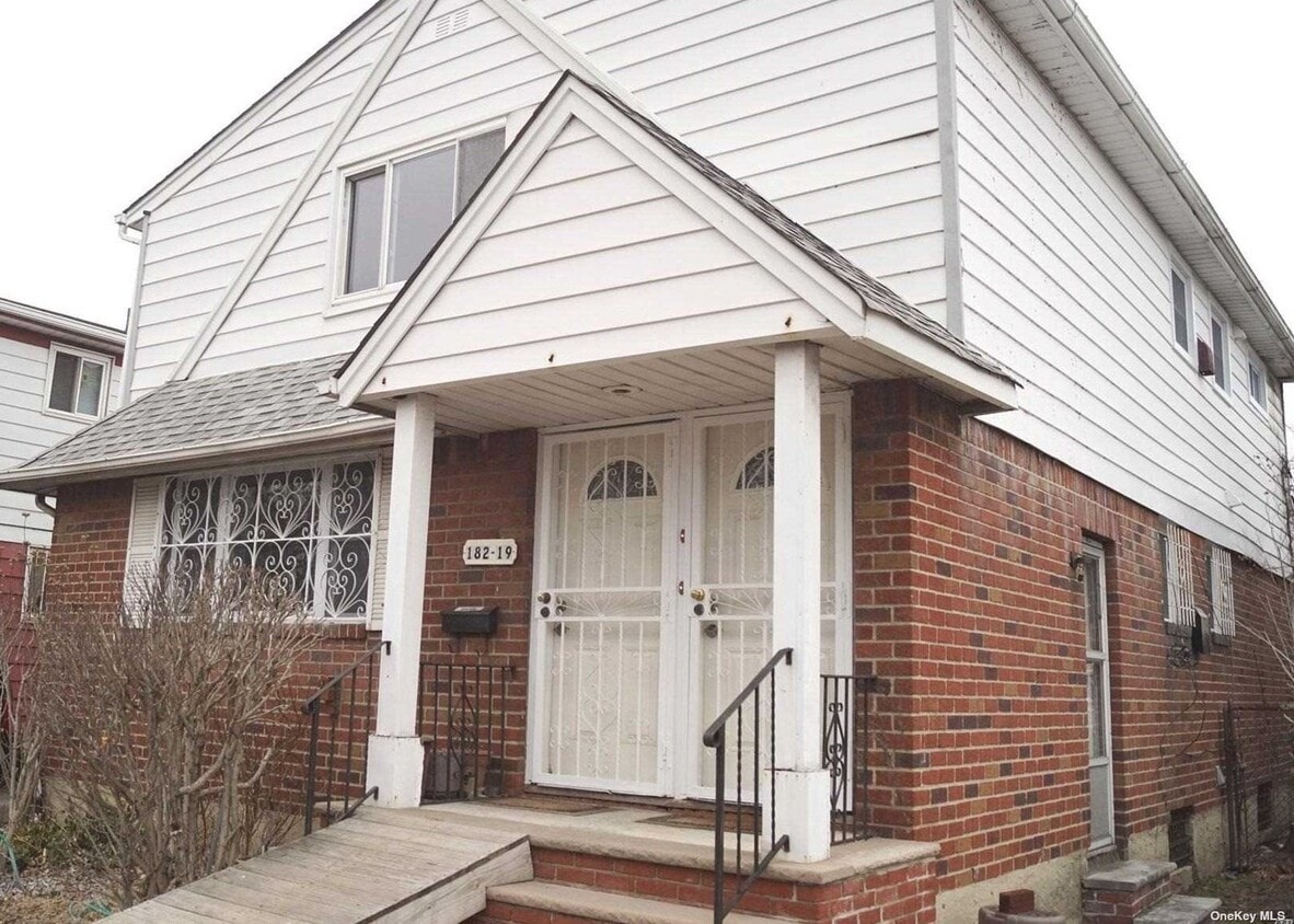 Primary Photo - 182-19 N Conduit Ave