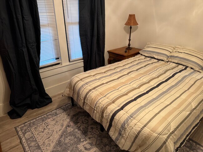 Foto del edificio - 909 W Oak St