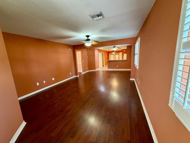 Building Photo - Close to Pier Park, Palmetto Trace HOA community with pool