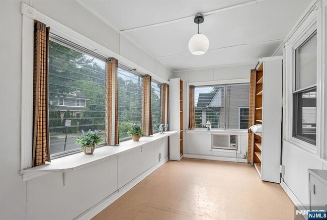 Building Photo - 133 Highwood Ave