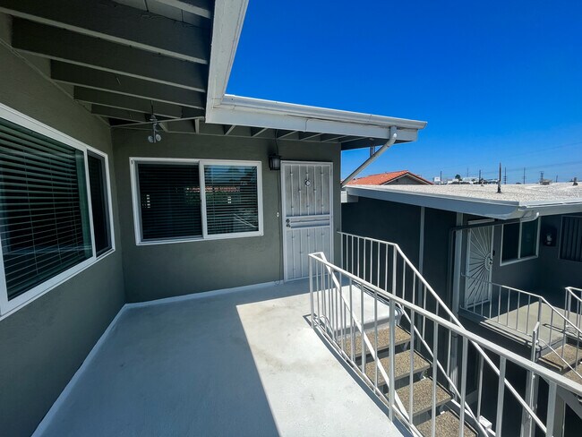 Foto del edificio - 704 N Paulina Ave