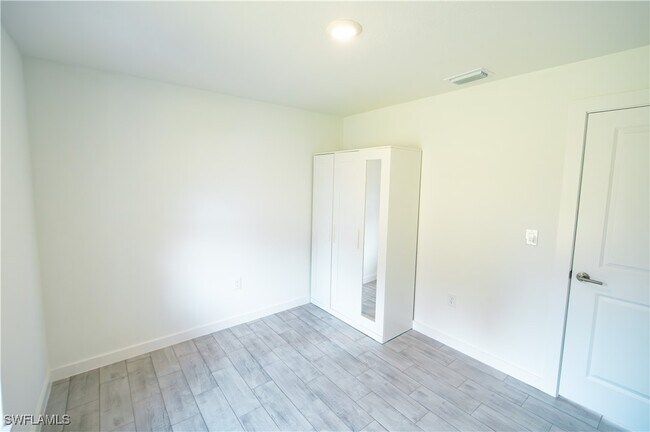 Foto del edificio - 2712 46th St SW