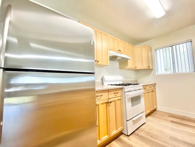 Building Photo - 3411 Strongs Dr