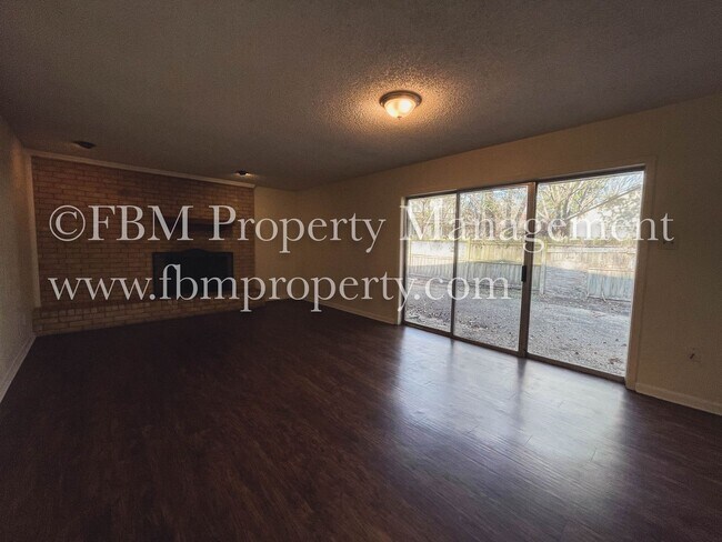 Building Photo - 202 N 23 1/2 St