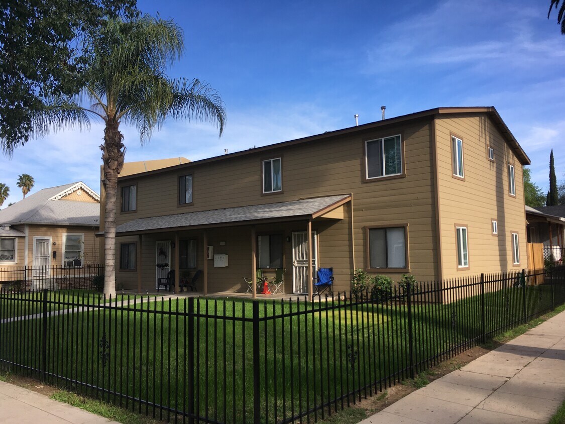 Foto principal - 3488 Brockton Ave