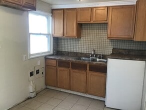 Building Photo - 6066 N 39th St