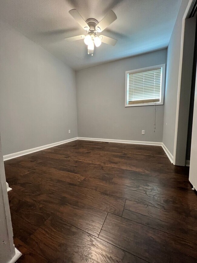 Building Photo - 2711 Heatter Ave