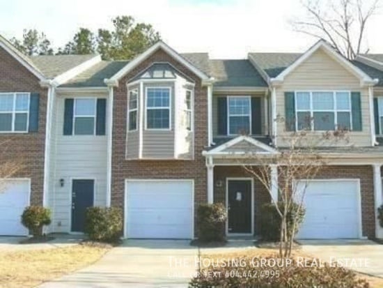 Building Photo - Fairburn Townhome