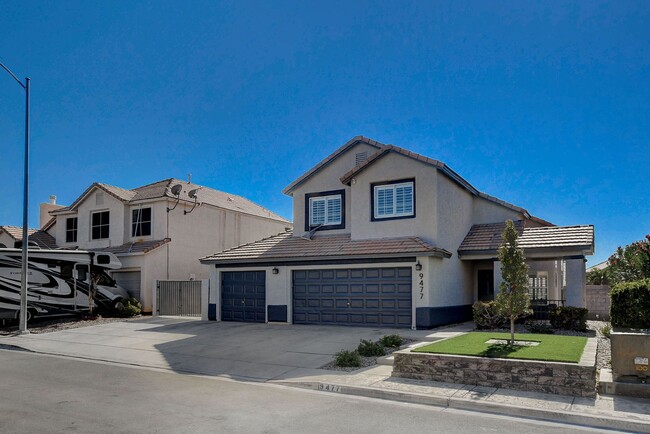 Building Photo - Stunning Silverado Ranch Home with RV parking
