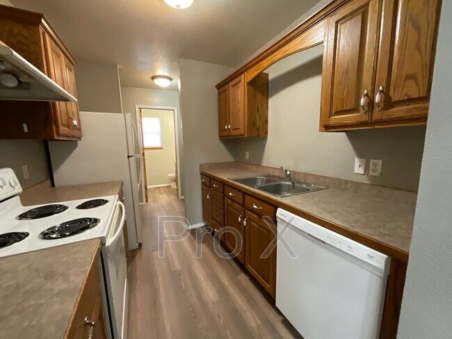 Building Photo - 4575 E Zora St