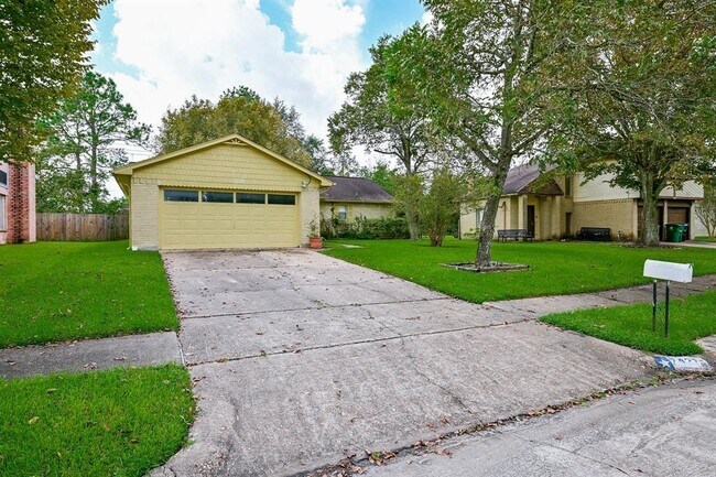 Foto del edificio - 7427 Gatebriar Ct