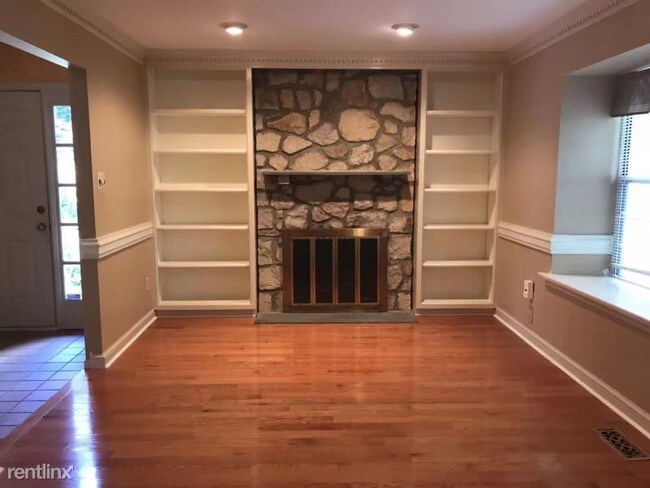Building Photo - 3 br, 2.5 bath Townhome - 101 Hampstead Pl