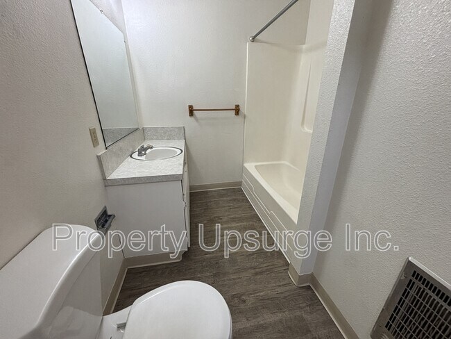 Foto del edificio - 725 Kimball Rd