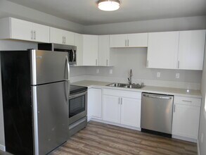 Building Photo - 2810 W Northern Lights Blvd