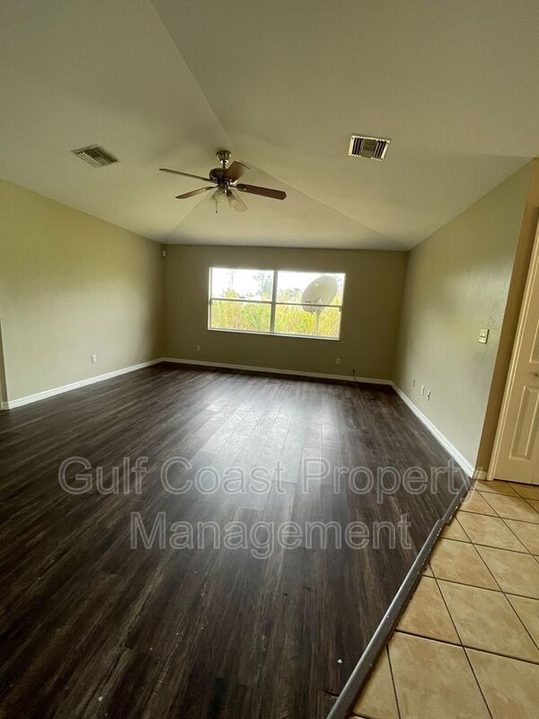 Building Photo - 1088 Jaguar Blvd