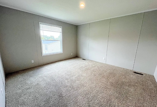 Building Photo - 6588 N Hampshire Dr