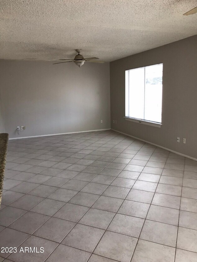 Building Photo - 3627 W Carla Vista Dr